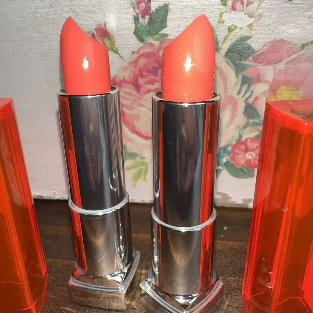 2x Maybelline Colorsensational Vivids Lipstick 870 SHOCKING CORAL, orange cap